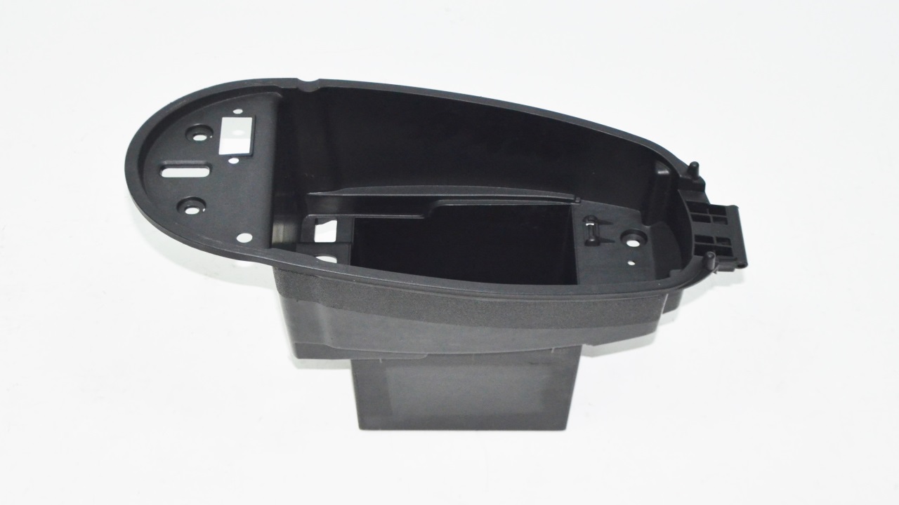 KOLTUK ALTI BAGAJ (R8)